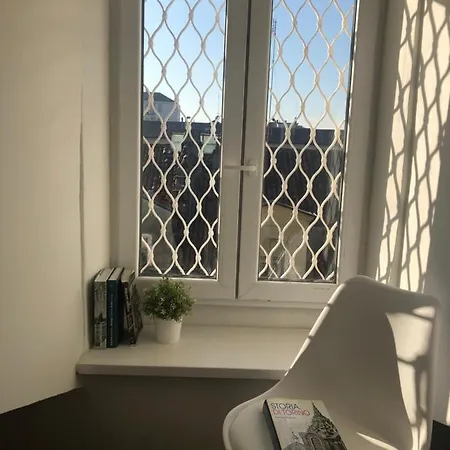 Casa Travicelli, Sui Tetti Di *